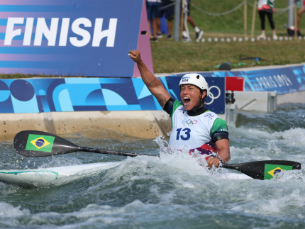 Paris 2024: Ana Sátila bate na trave por medalha, mas faz história na canoagem slalom