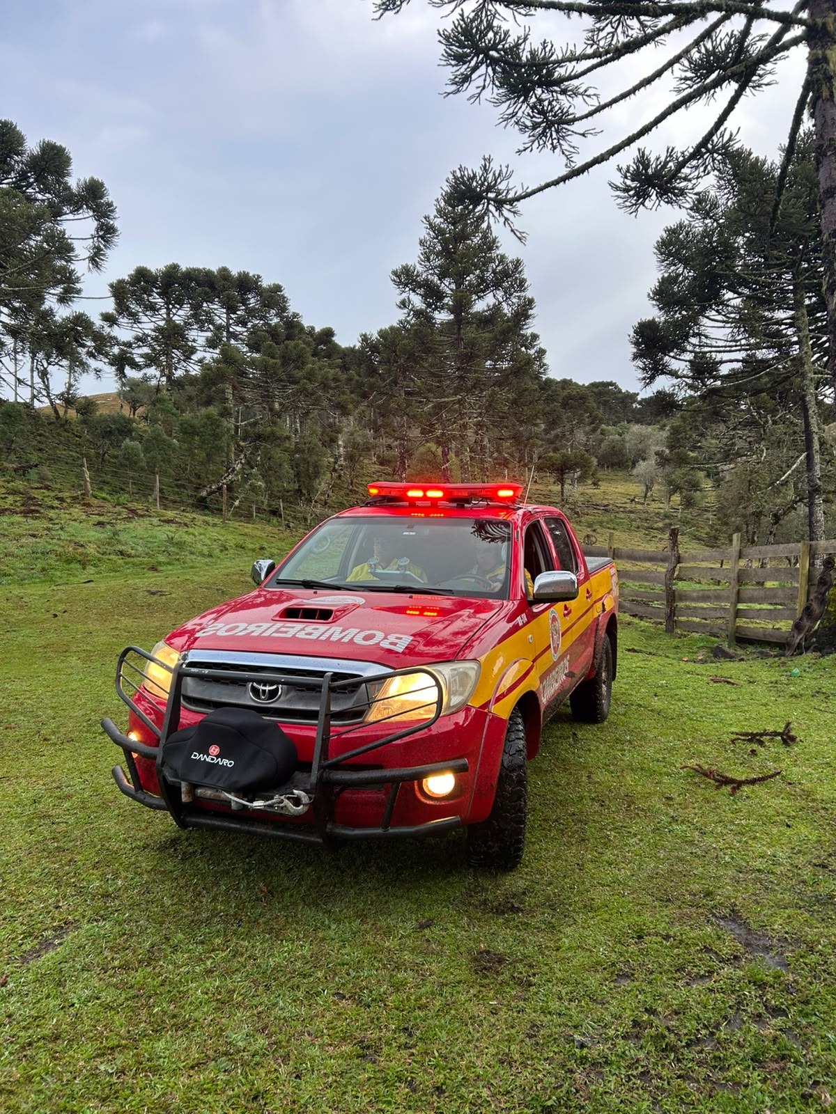 Bombeiros reforçam buscas por helicóptero que levava Rick e Bruno Avelar em SC 4 4e9a7d88 99da 48ec a3fb a904506229e0