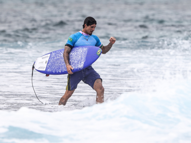 Gabriel Medina segue fora e não disputará a etapa do Taiti do Circuito Mundial de Surf