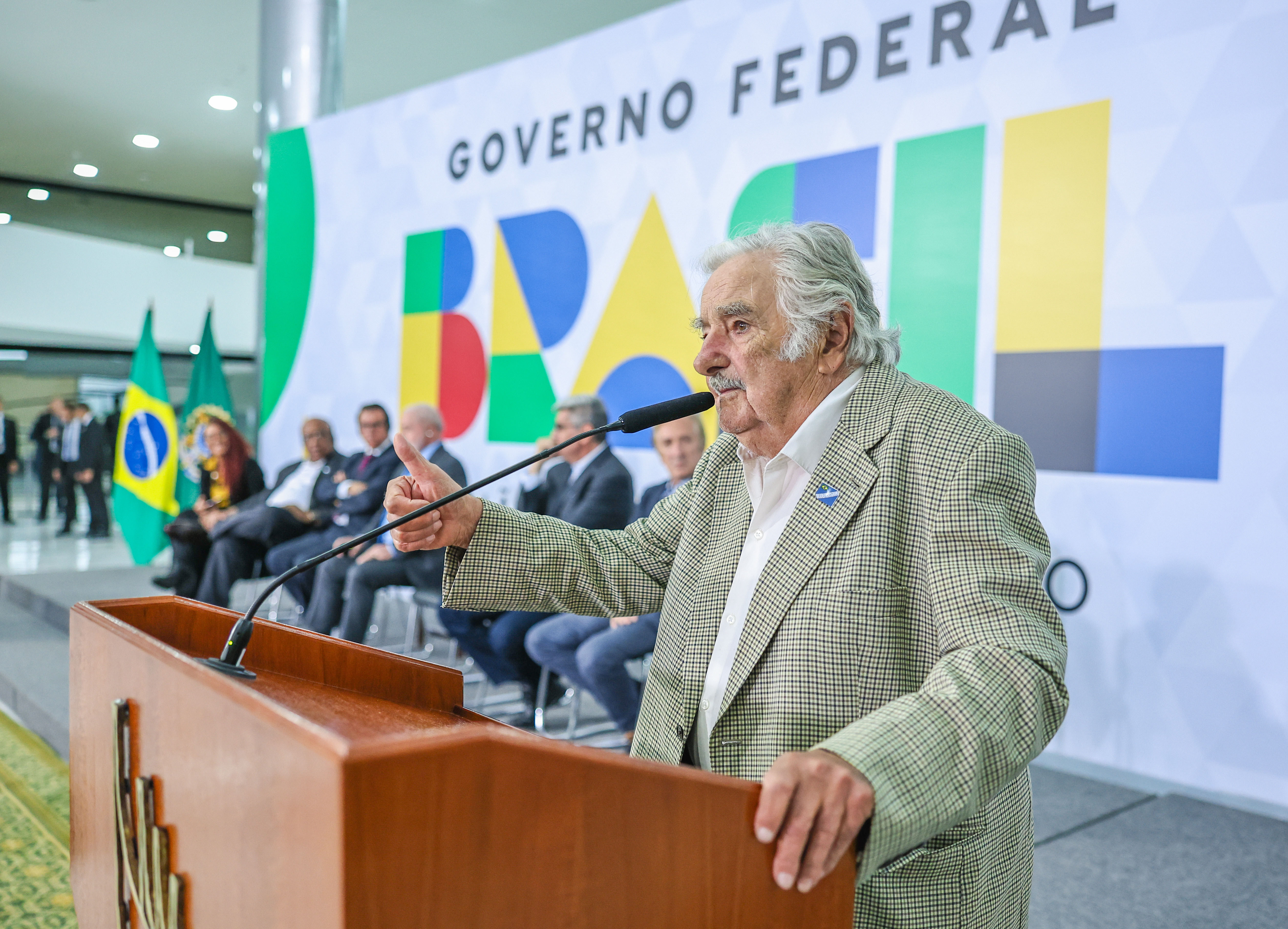 Brasília (DF), 01.03.2023 - Encontro com a Confederação Sindical de Trabalhadores e Trabalhadoras das Américas (CSA), no Palácio do Planalto. Ex-presidente do Uruguai, José Mujica, participou do encontro. Foto: Ricardo Stuckert/PR