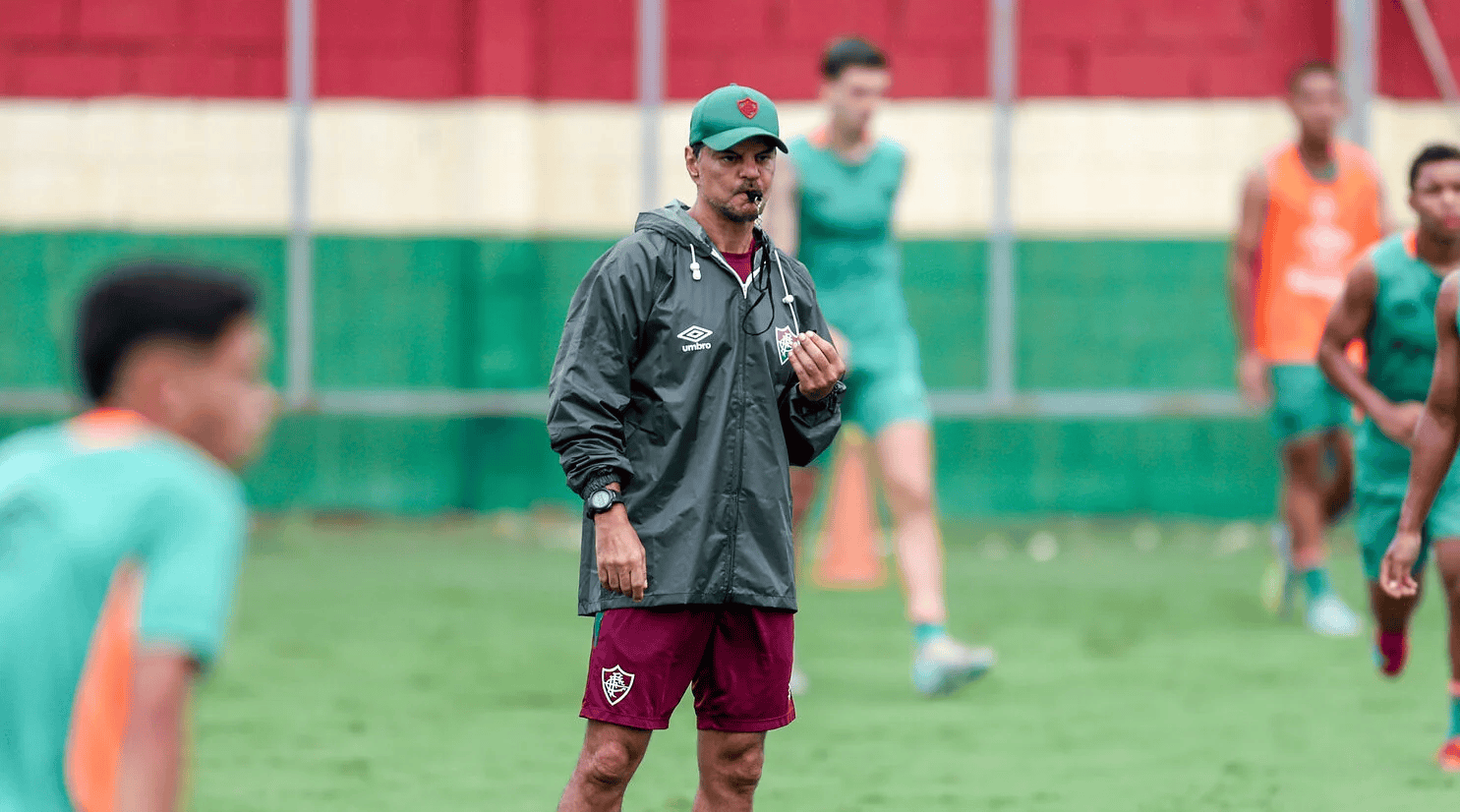 Alexandre Mendes, auxiliar de Renato Gaúcho no Fluminense, é acusado de violência doméstica / Reprodução