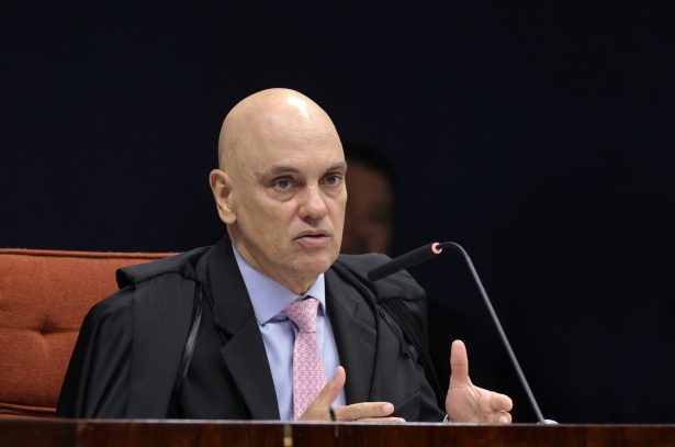 Moraes vota por condenar sete réus do núcleo da desinformação da trama golpista
