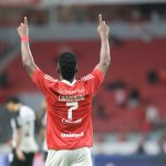 Cinco clubes e duas vagas restantes: a luta contra o rebaixamento no Brasileirão