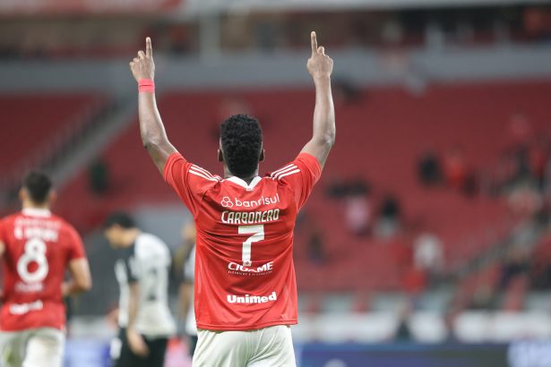 Cinco clubes e duas vagas restantes: a luta contra o rebaixamento no Brasileirão