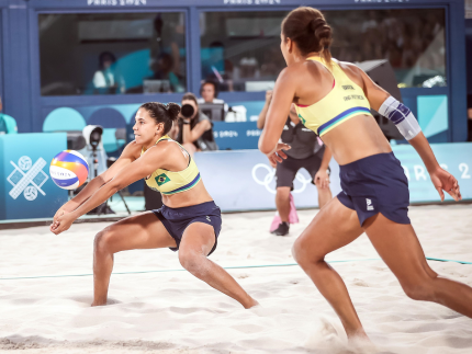 Duda E Ana Patrícia venceram na semifinal e garantiram mais uma medalha para o Brasil nas Olimpíadas de Paris (Gaspar Nobrega/COB)