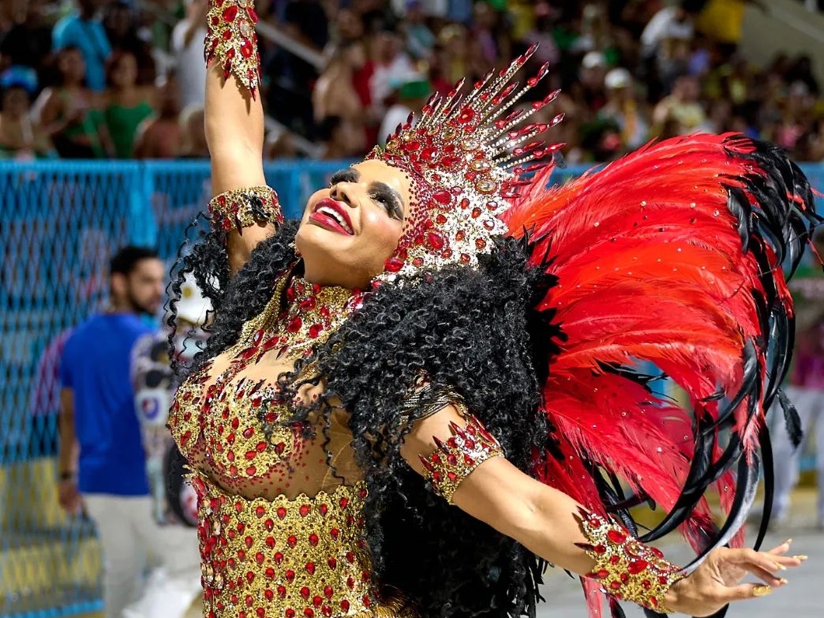 Quitéria Chagas, atriz, está de volta ao prestigiado cargo de Rainha de Bateria do
Império Serrano para o Carnaval de 2025 (Reprodução: Instagram)