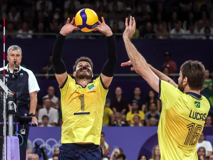 Brasil enfrentou os Estados Unidos pelas quartas de final do torneio masculino de vôlei (Gaspar Nóbrega/COB)