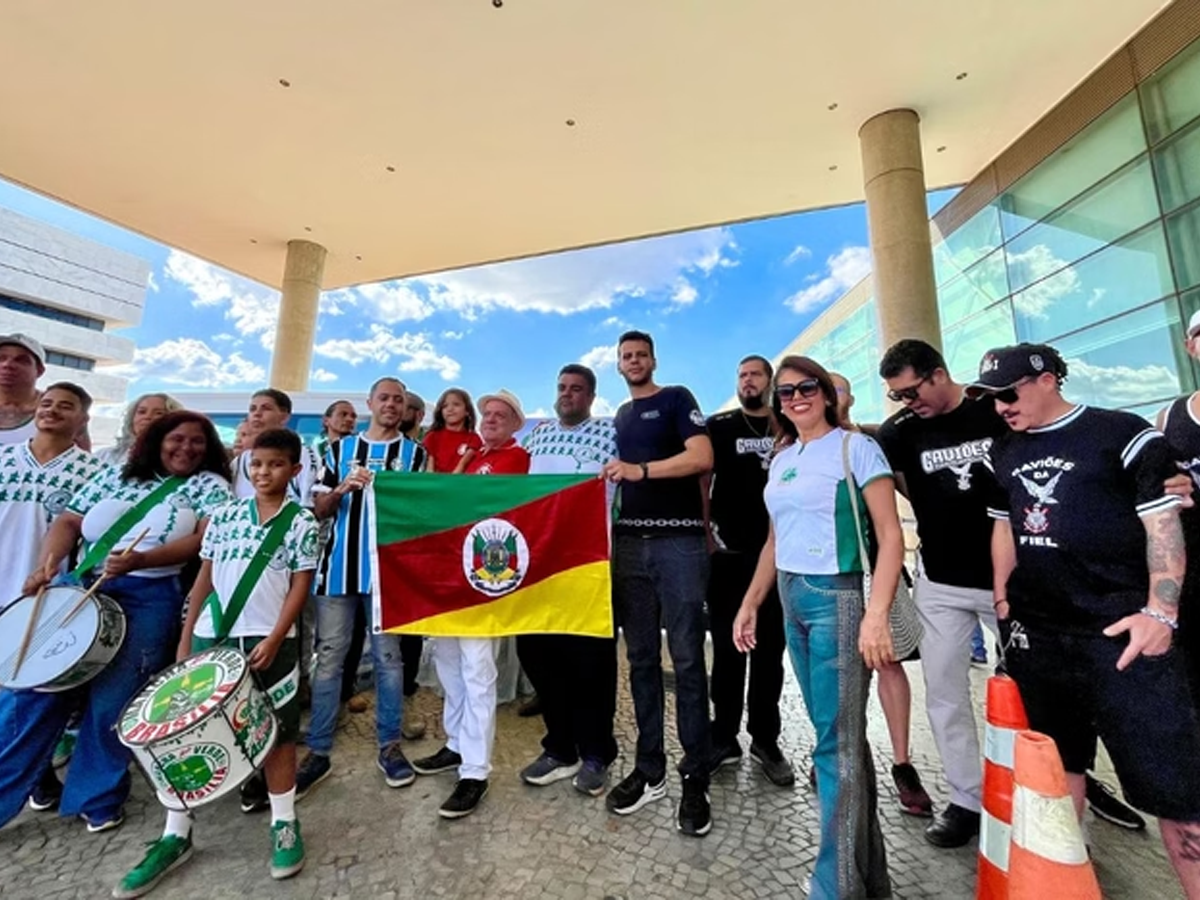 Torcidas organizadas rivais se uniram em Brasília para ajudar o RS. Foto: Reprodução