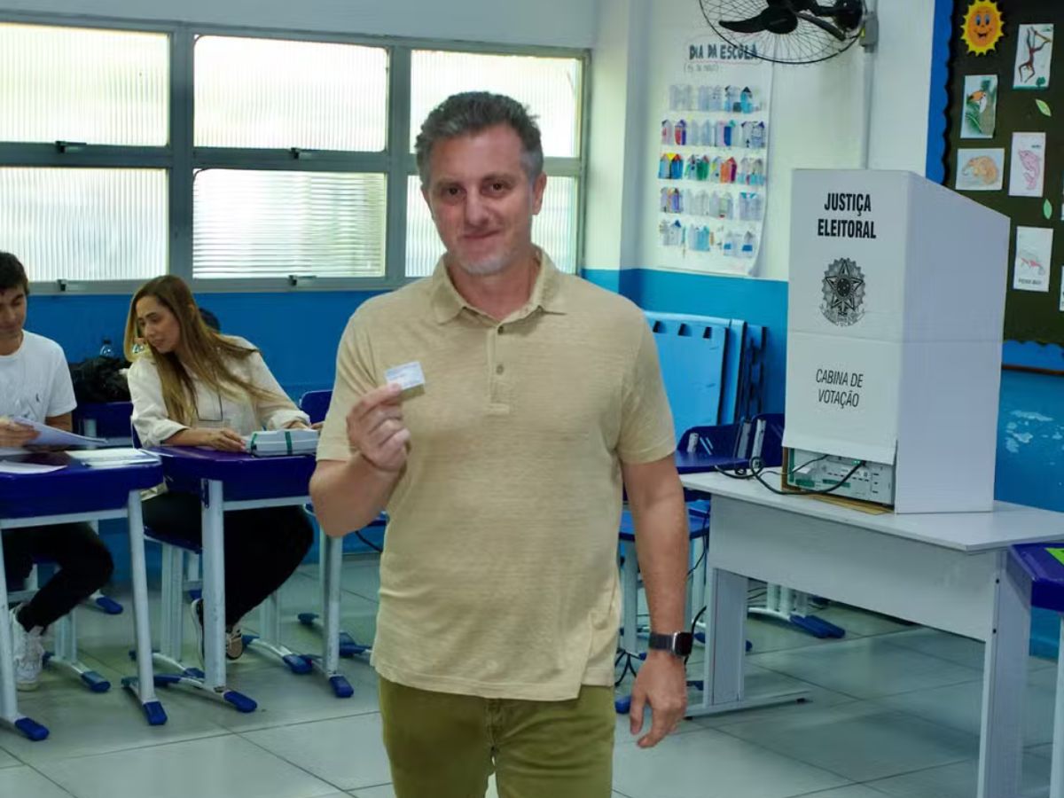 Luciano Huck vota no Rio / Foto: Delson Silva/Ag News