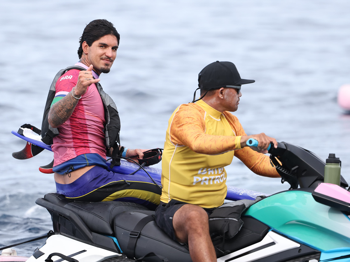 Gabriel Medina se aproximou da perfeição e se classificou para enfrentar João Chiance (William Lucas/COB)