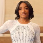 Simone Biles revela sofrimento com doença de pele: “Chegava a sangrar”