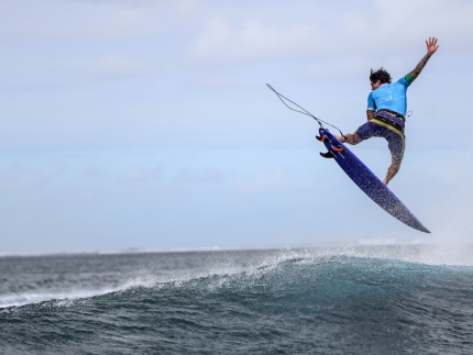 Após mar sem ondas na semi, Medina conquista medalha de bronze no surfe