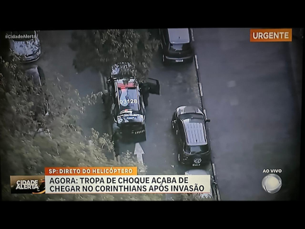Polícia Militar foi acionada para conter invasão de torcedores na sede do Corinthians (Reprodução)