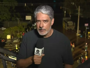 William Bonner apresenta o Jornal Nacional direto do Rio Grande do Sul (Reprodução/Globo)
