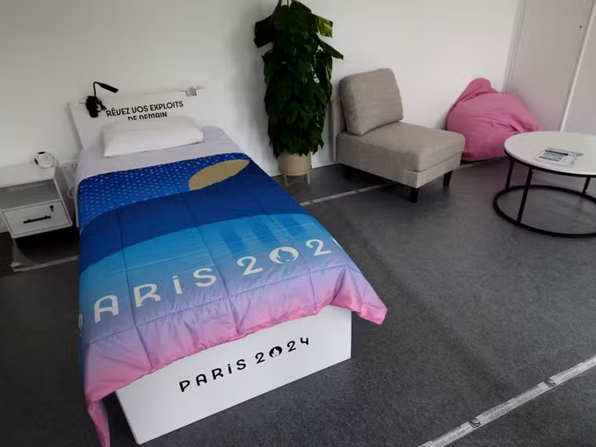 Com medida sustentável, Paris-2024 adotou cama feita de papelão, assim como em Tóquio-2021 (Reprodução)