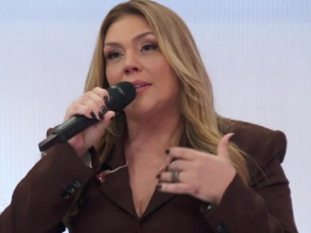 Simony relembra morte de tia que enfrentou câncer ao seu lado: “Fazendo tratamento juntas”