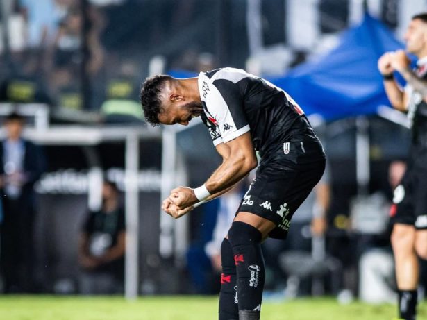Fim da linha: Vasco rescinde contrato com Dimitri Payet