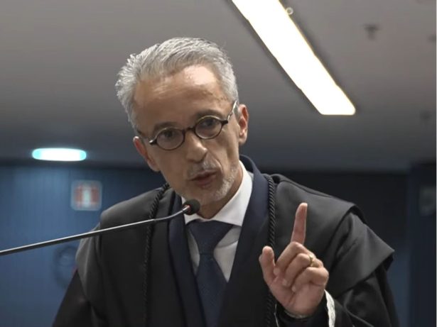Advogado de Mauro Cid rebate tese de coação e defende validade da delação premiada