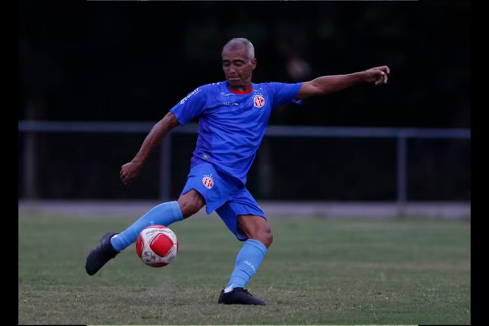 Romário faz primeiro treinamento pelo América (RJ), depois de 15 anos. Foto: Reprodução