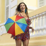 Mila Costa recebe famosos em retorno do Bloco Unidos pela Ansiedade, em Olinda
