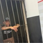 Influenciador Buzeira permanece preso após STJ revogar prisão de outros investigados