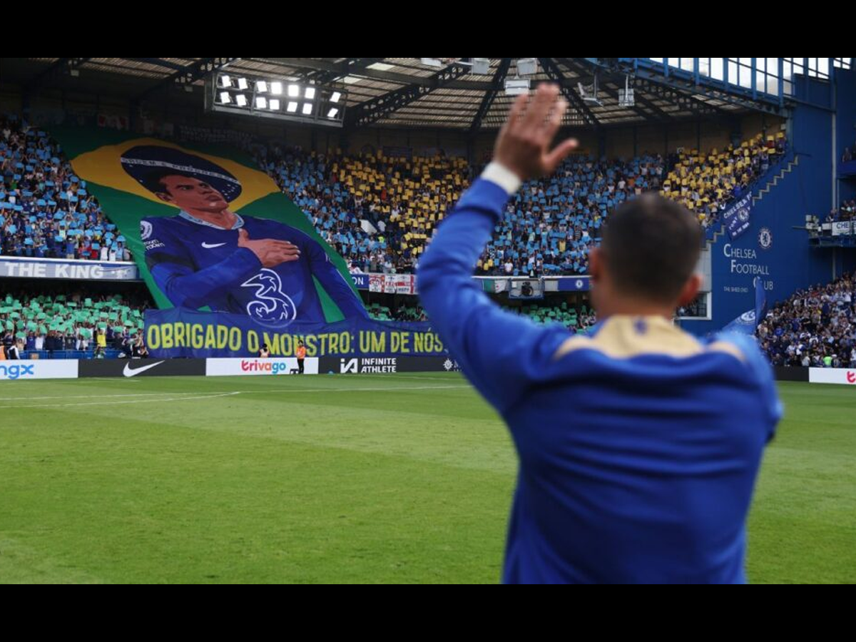 Thiago Silva foi reverenciado pela torcida inglesa em sua saída do Chelsea. Foto: Reprodução