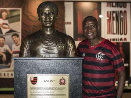 Adílio, ídolo do Flamengo e campeão mundial, morre aos 68 anos