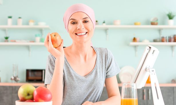 Lua Blanco, o Outubro Rosa e o alerta que fica: alimentação como aliada na prevenção do câncer