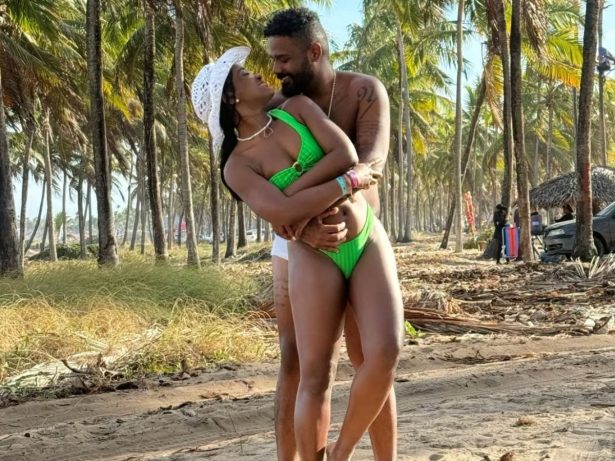 Erika Januza ganha declaração de Arlindinho em forma de música: “Amando em voz alta”