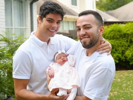 O fofurômetro explodiu: Veja o rostinho de Mia, filha de Lucas Rangel e Lucas Bley