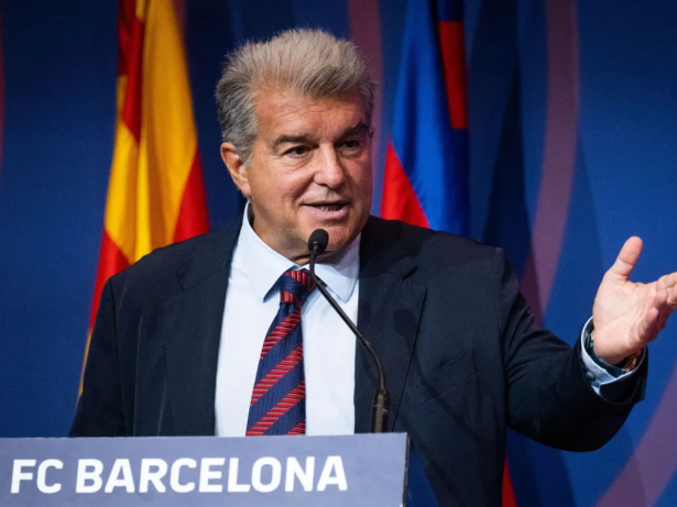 Presidente do Barcelona anuncia saída e cita “Putin e Maduro” ao descartar reeleição