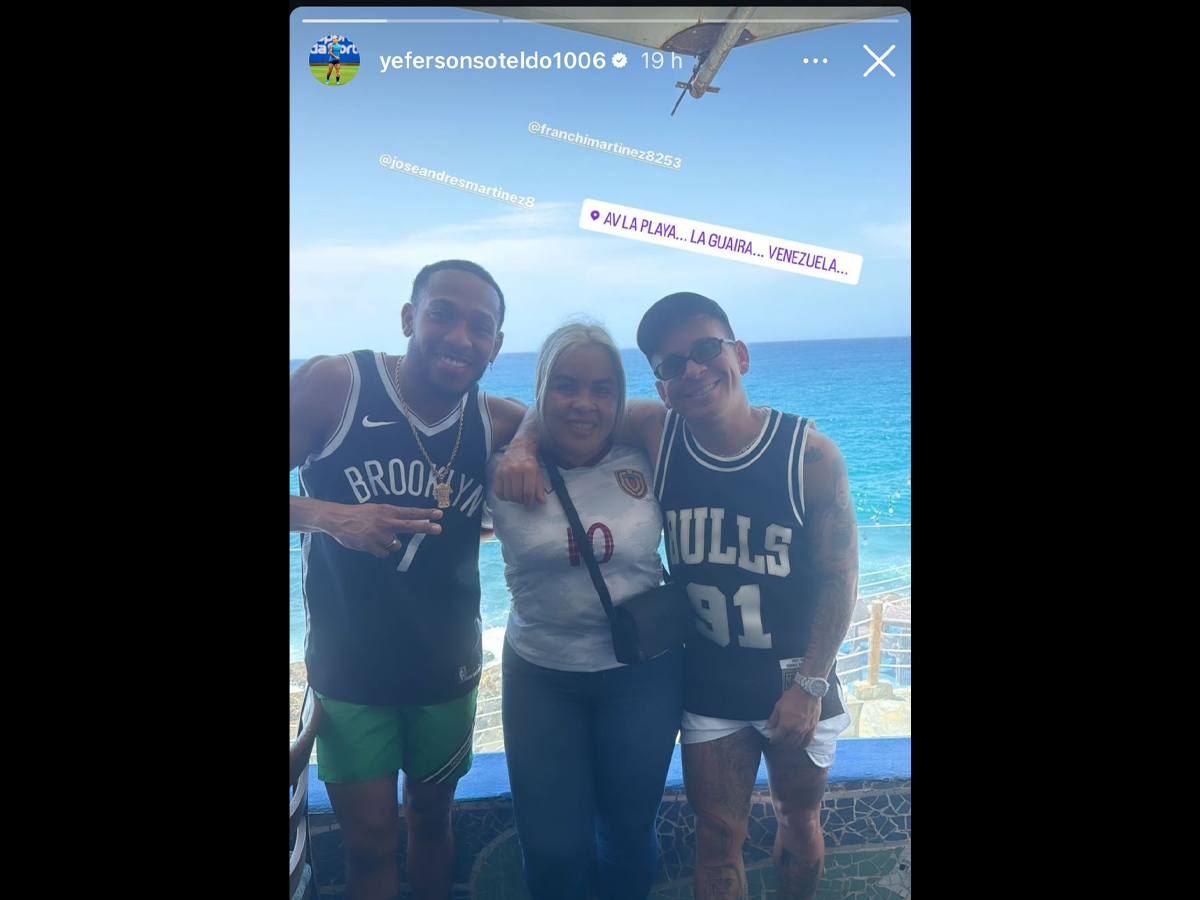 Soteldo postou fotos curtindo praia no mesmo dia que o  Grêmio foi goleado para o Juventude  e irritou os torcedores (Reprodução)