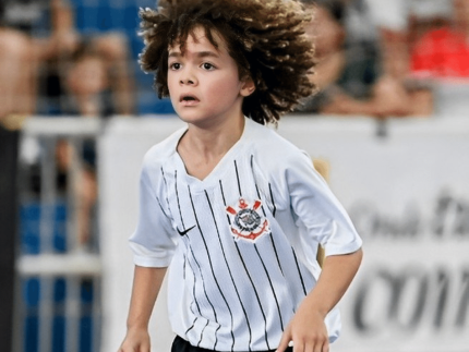 Contrato para crianças: Como é o mundo do futebol para os menores de idade
