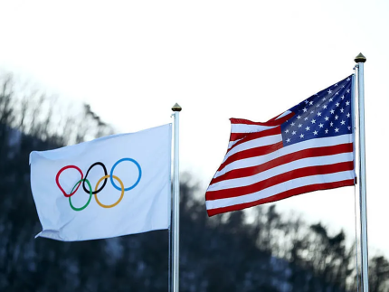 Bandeira dos EUA e do COI (Getty Images)