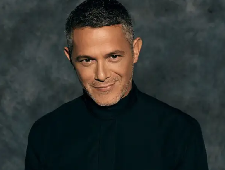 O cantor espanhol Alejandro Sanz é um dos nomes internacionais no primeiro voo de Gusttavo Lima fora do país