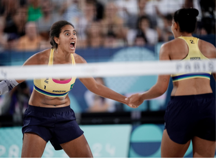 Vôlei de praia: Duda e Ana Patrícia vencem com tranquilidade e avançam para quartas