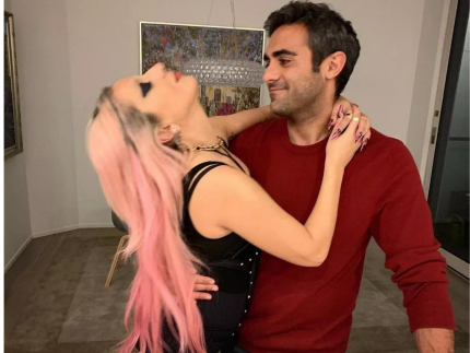 Lady Gaga faz acordo pré-nupcial com noivo devido a fortuna exorbitante