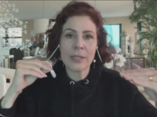 Carla Zambelli entra na lista da Interpol após STF determinar prisão preventiva