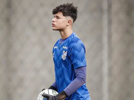 Bruninho, filho de Eliza Samúdio, em atuação no Athletico-PR (Reprodução)