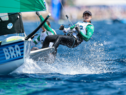 Bicampeãs, Martine Grael e Kahena Kunze não tem mais chances de medalha na vela