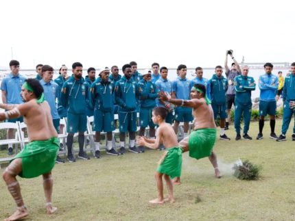 Reação de jogadores da Seleção em ritual de boas-vindas na Austrália chama atenção: “Desrespeitoso”