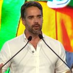 Após ser vaiado ao lado de Lula, Eduardo Leite reage: “Não hostilizem quem pensa diferente”