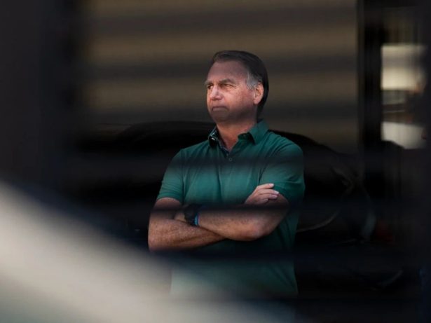 Alexandre de Moraes nega livre acesso de filhos de Bolsonaro em prisão domiciliar