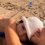 Jade Picon e André Lamoglia curtem dia romântico em praia de Pernambuco