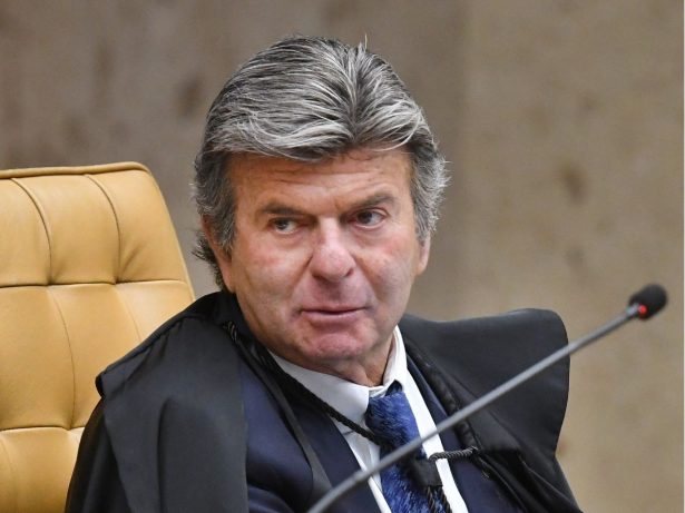 Atos Golpistas: Fux absolve Bolsonaro de todos os crimes listados pela PGR