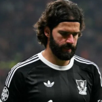 Alisson sofre lesão na Champions e vira baixa para a Seleção Brasileira