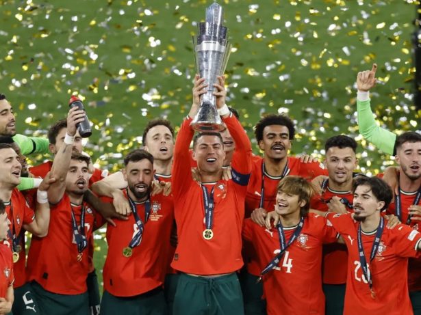 Liga das Nações: Cristiano Ronaldo levanta mais uma taça aos 40 anos
