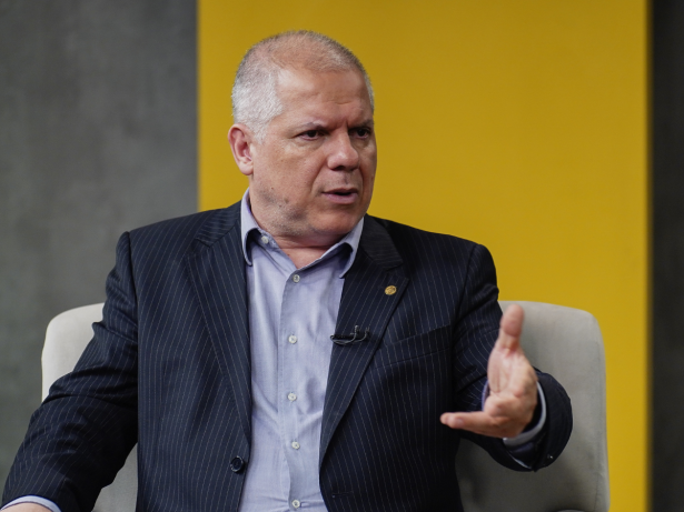Alessandro Stefanutto, presidente do INSS, é demitido após investigações de fraude