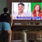Álvaro Xaro assiste à resposta de Thayse e reage ao virar notícia no “Fofocalizando”