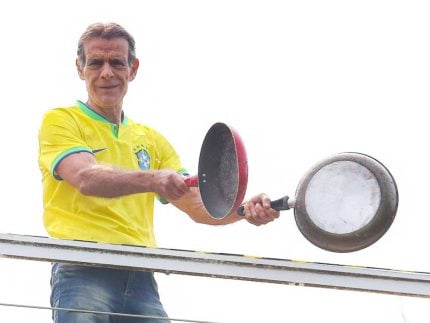 Antes de deixar mansão na marra, Mário Gomes fez “panelaço”. Veja fotos!